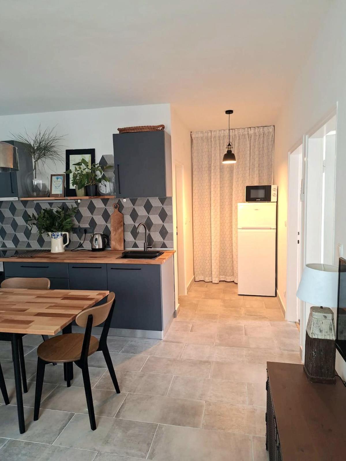 Apartman Matusan Palit55 Rab Town Exterior photo