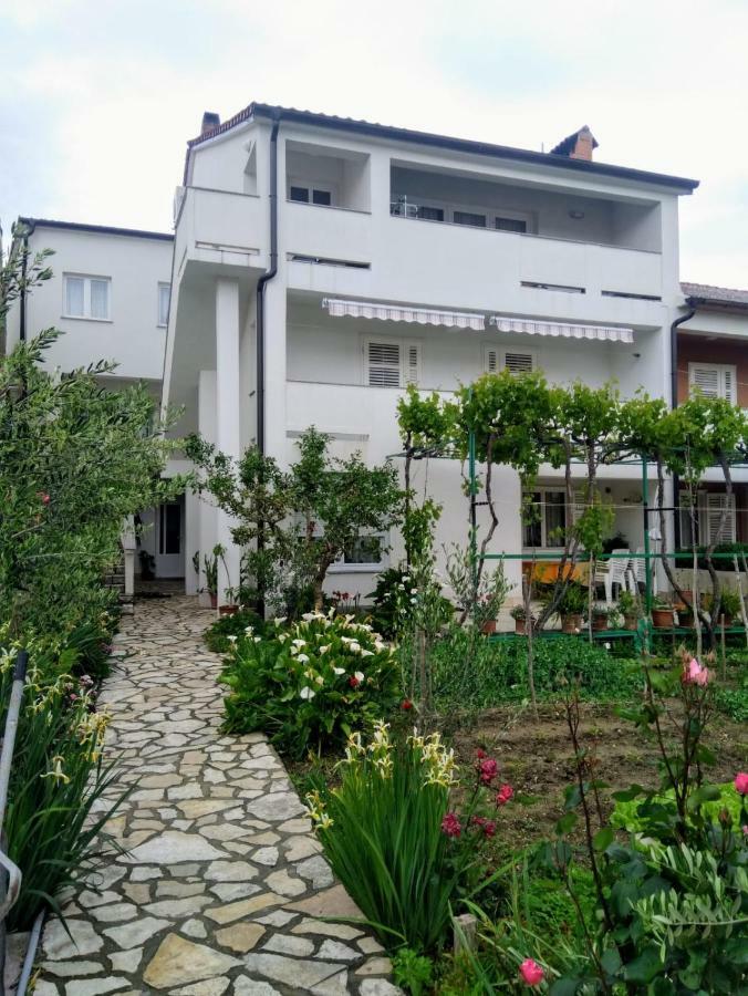 Apartman Matusan Palit55 Rab Town Exterior photo
